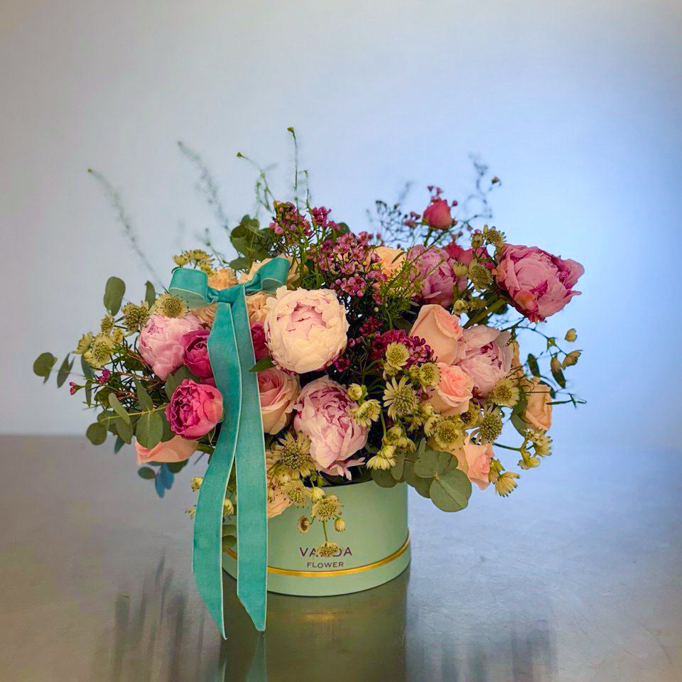 Classic elegance reinvented our round flower boxes are the signature of timeless luxury